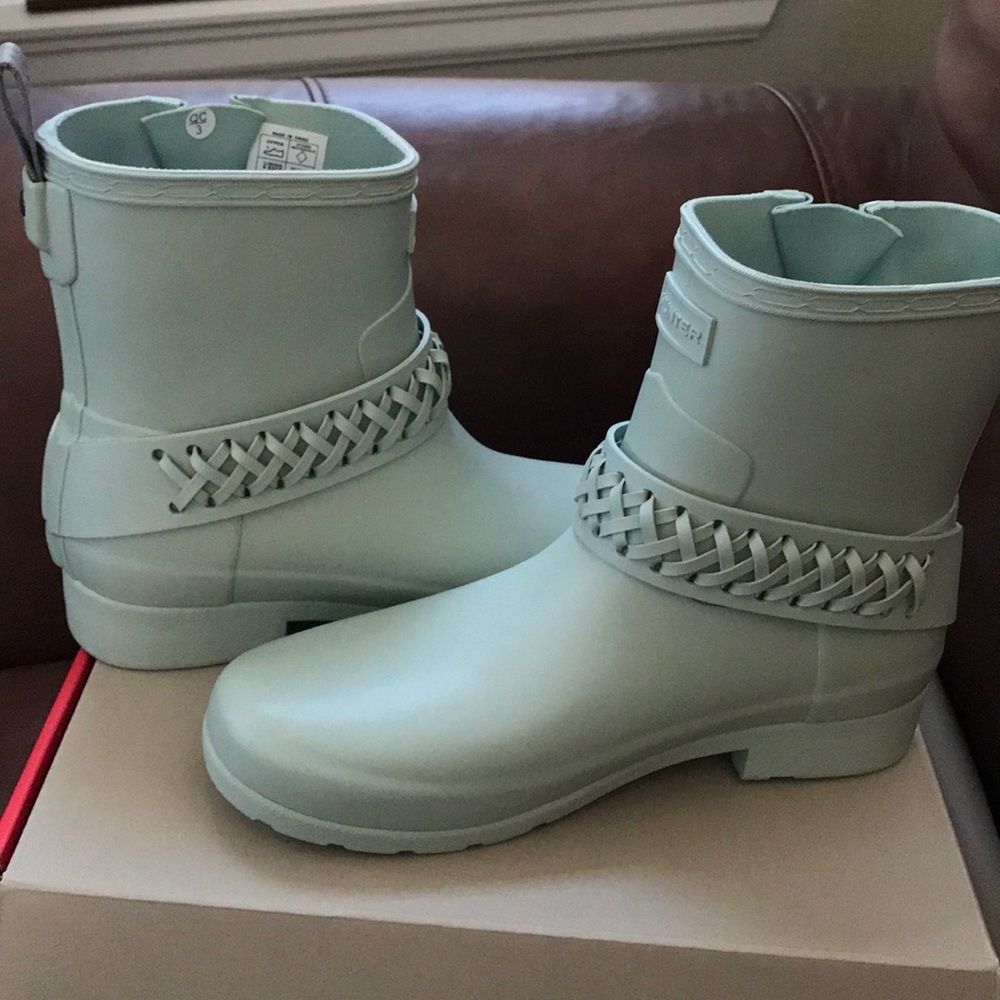 Hunter biker boot size 6- sea spray color-NEW